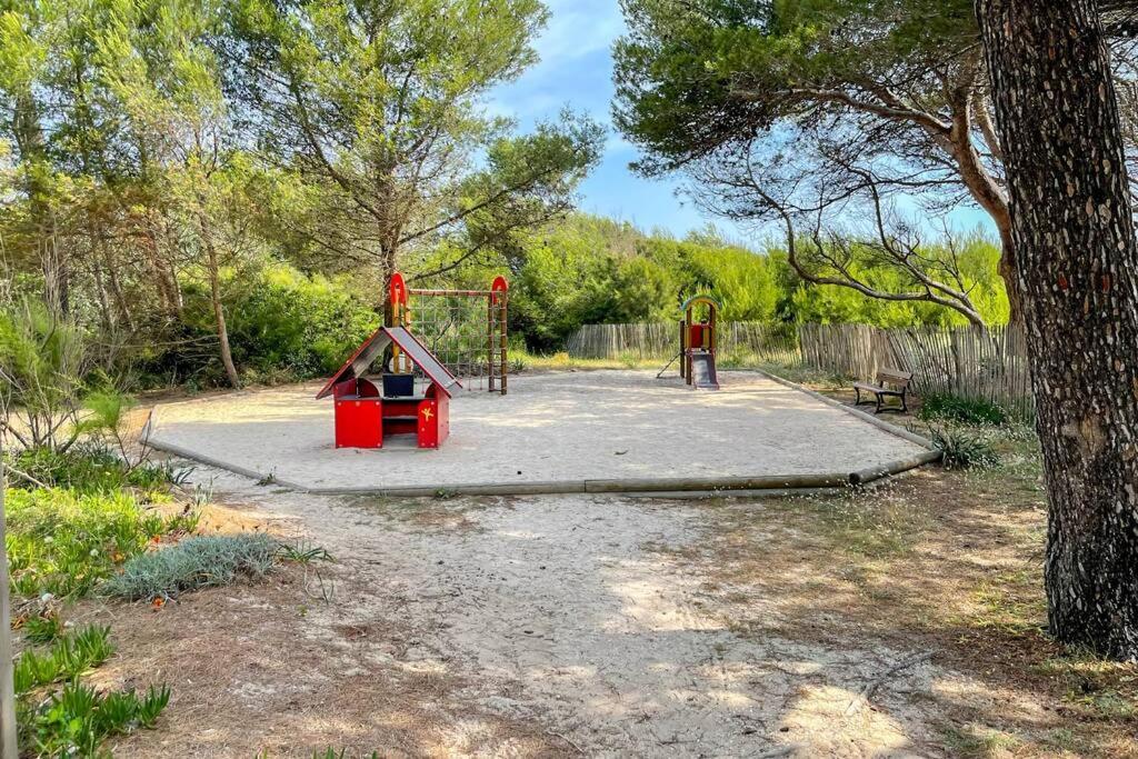 Appartement moderne en résidence privée face à la mer Hyères Exterior foto