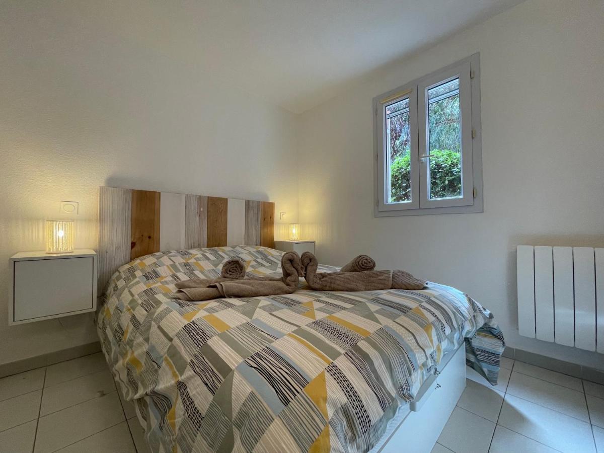 Appartement moderne en résidence privée face à la mer Hyères Exterior foto